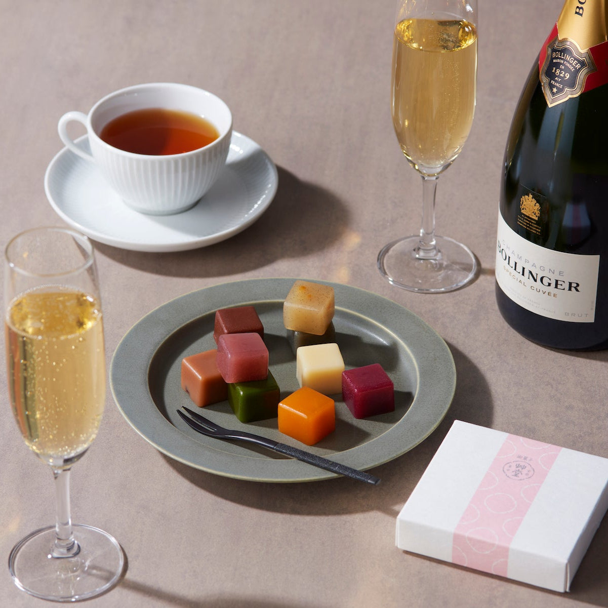 数量限定販売|一口羊羹&ハンカチーフタオルセット(御菓子艸堂×ヒポポタマス)