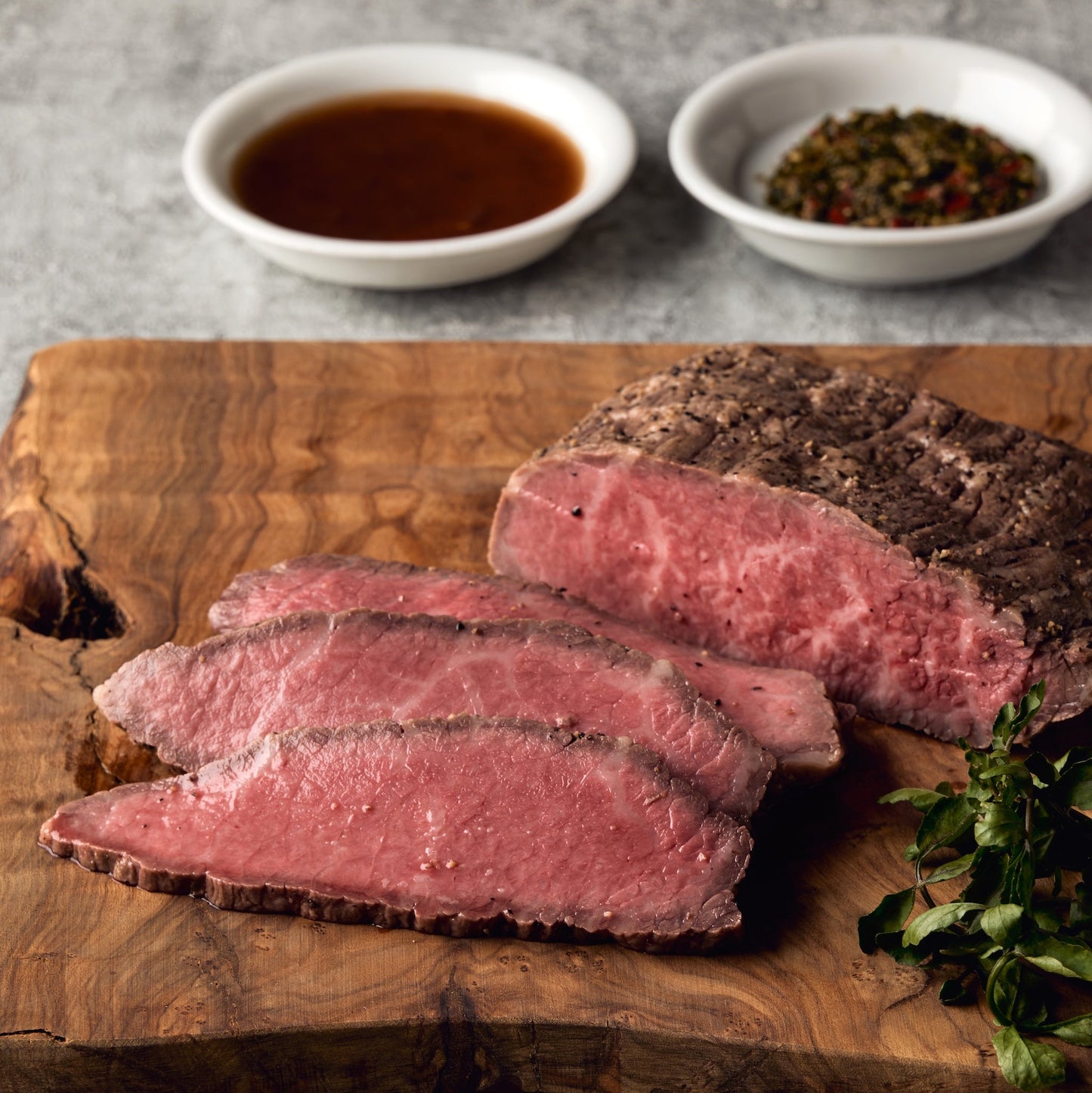 【数量限定】Premium A5 THE WAGYU ROAST BEEF 300g(黒毛和牛5等級モモ肉ローストビーフ )